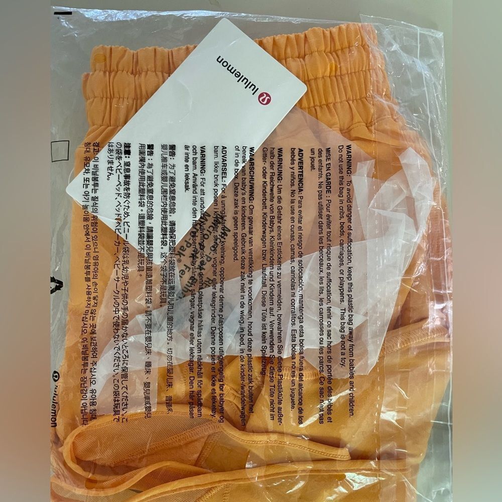 Lululemon Hotty Hot High-Rise Short 2.5"  SIZE 8 mango dream orange  nwt perfect
